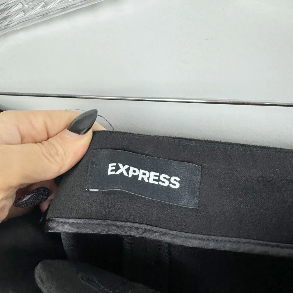 EXPRESS | Black Faux Suede Midi Extreme High Rise Shorts Women’s Size 16